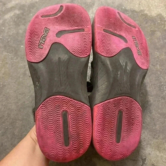 Teva  sandals - Picture 7 of 8